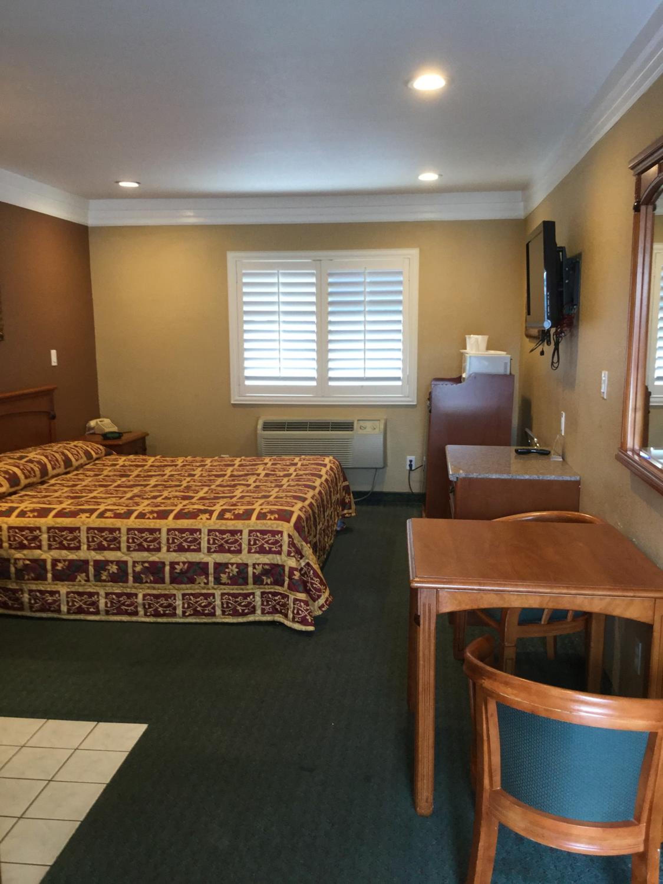 Beverly Inn