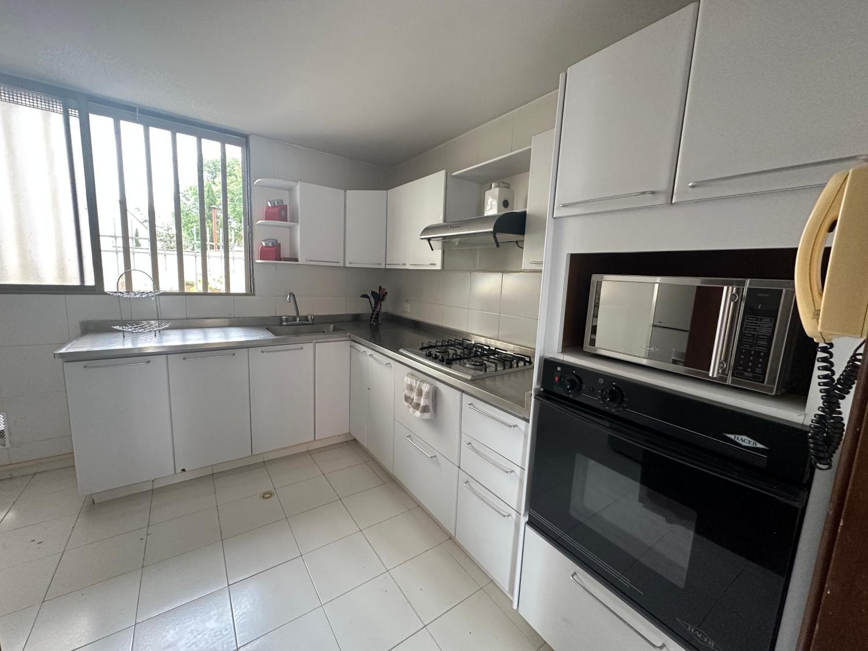 Apartamento amoblado en Pinares -Circunvalar