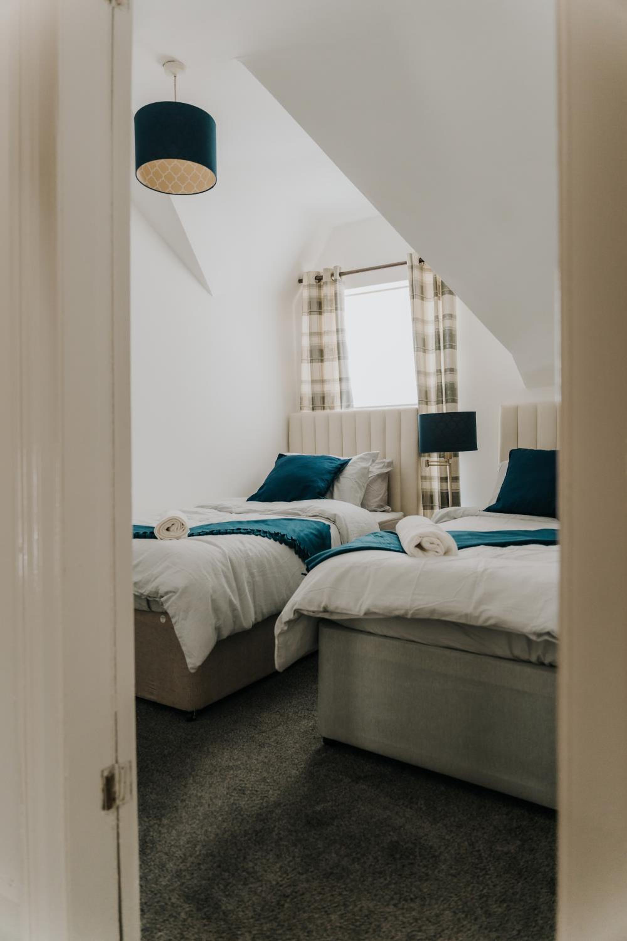 Alice - spacious 3 bedroom house contractor accommodation