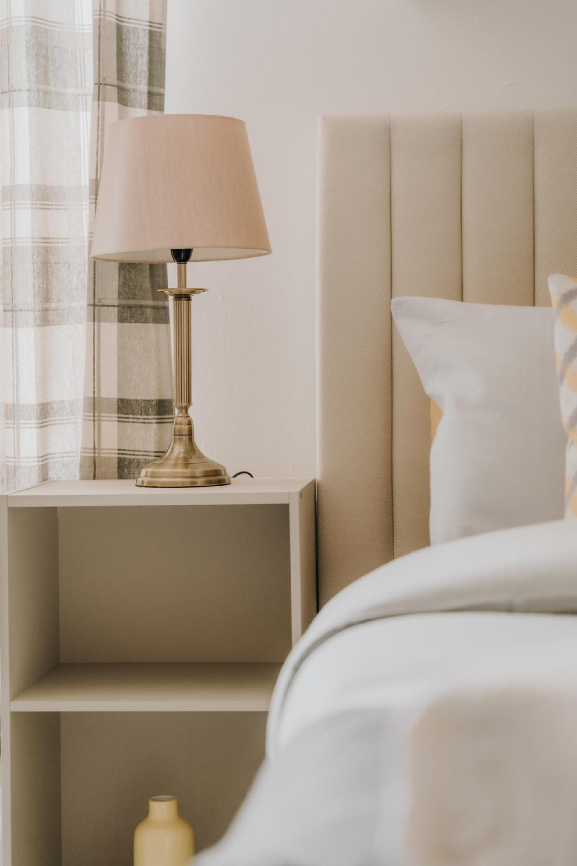 Alice - spacious 3 bedroom house contractor accommodation