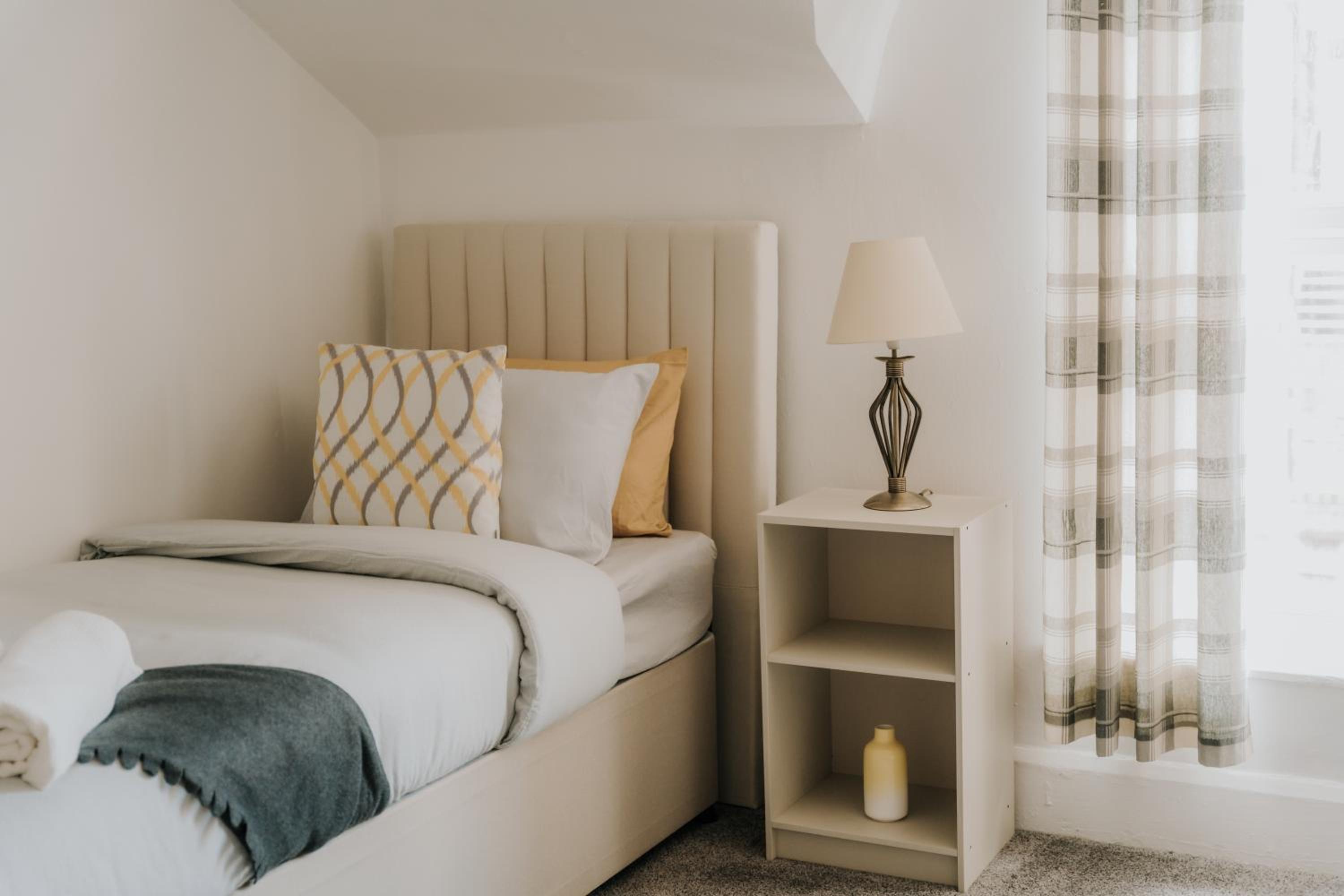 Alice - spacious 3 bedroom house contractor accommodation