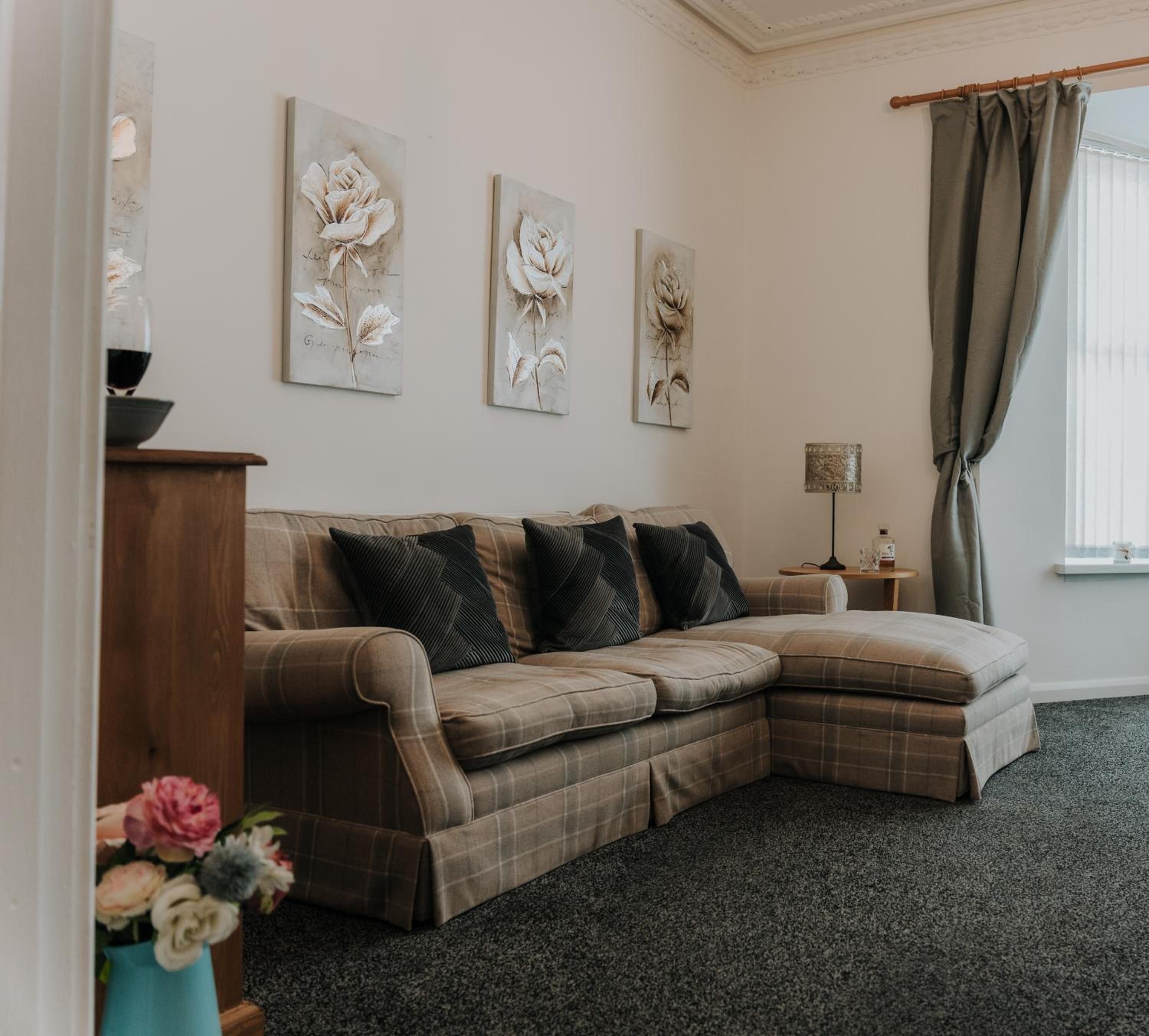 Alice - spacious 3 bedroom house contractor accommodation