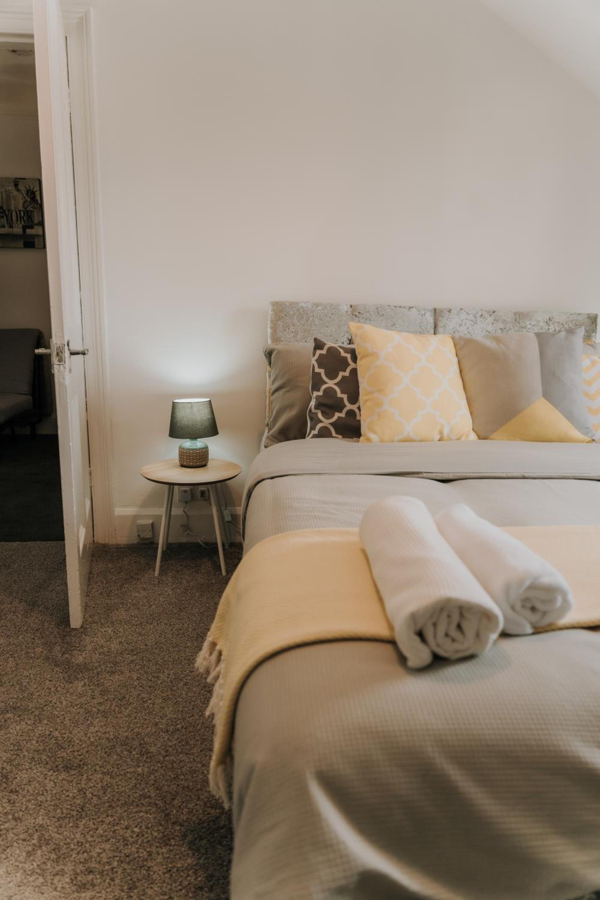 Alice - spacious 3 bedroom house contractor accommodation