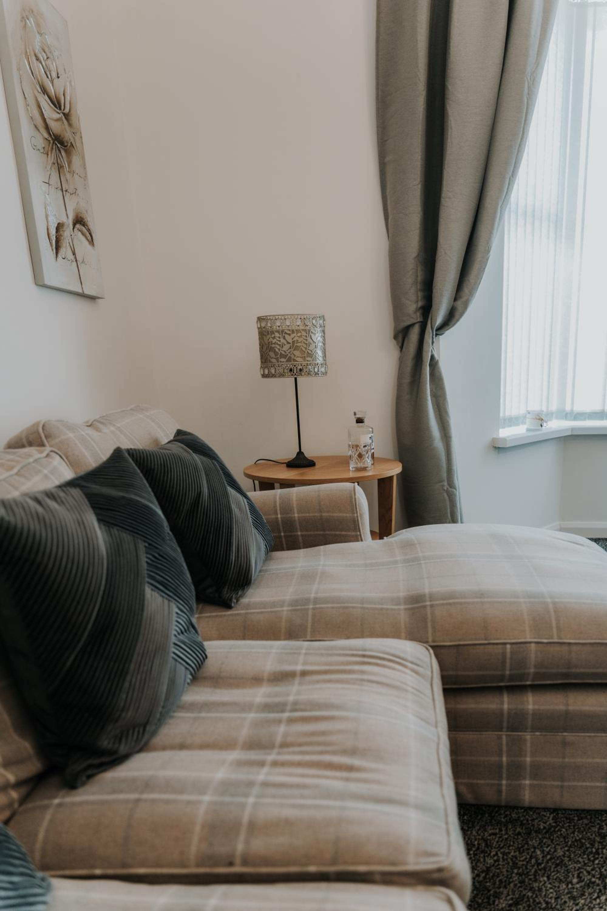 Alice - spacious 3 bedroom house contractor accommodation