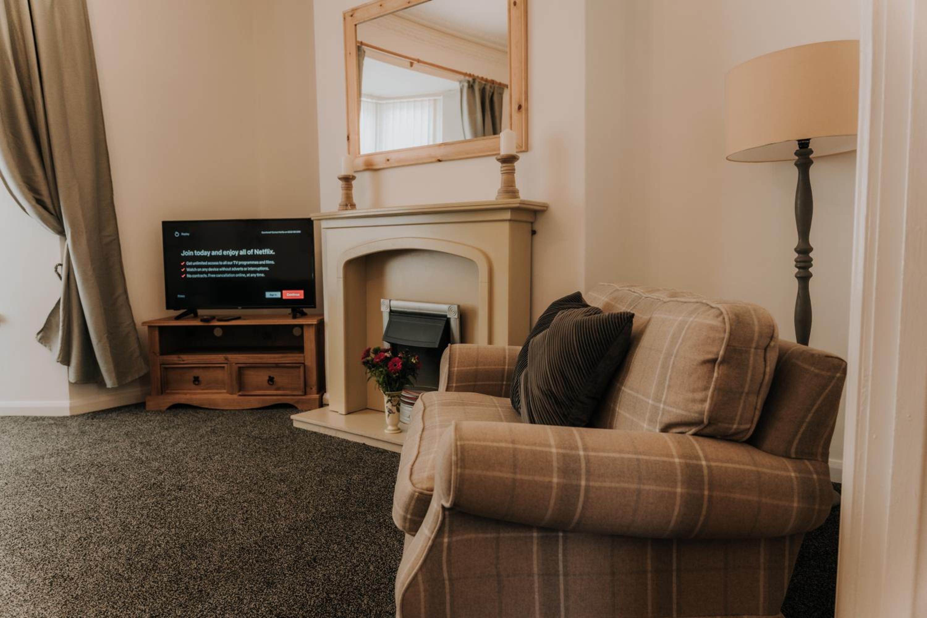 Alice - spacious 3 bedroom house contractor accommodation