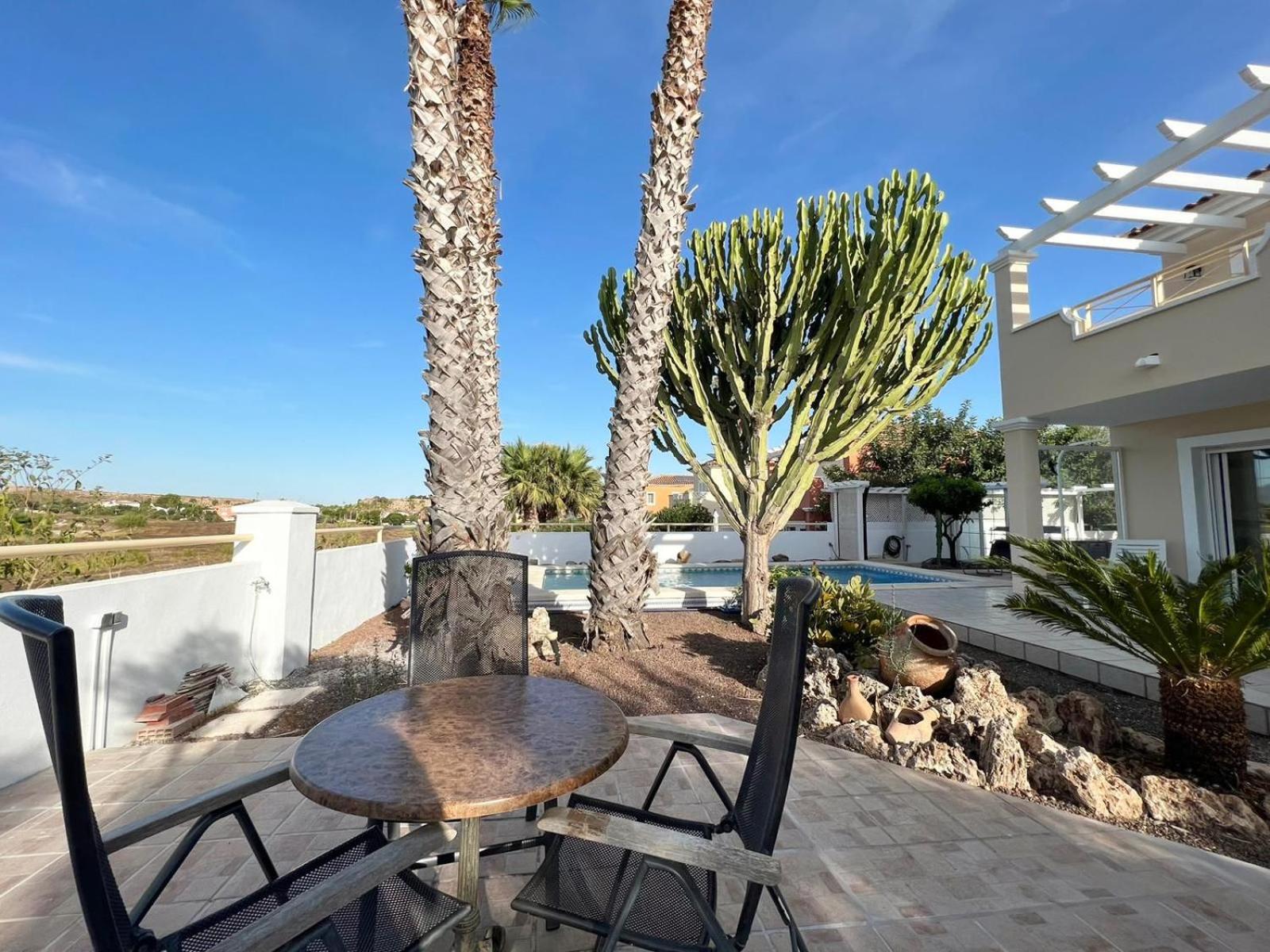 Villa Hermosa with a private pool
