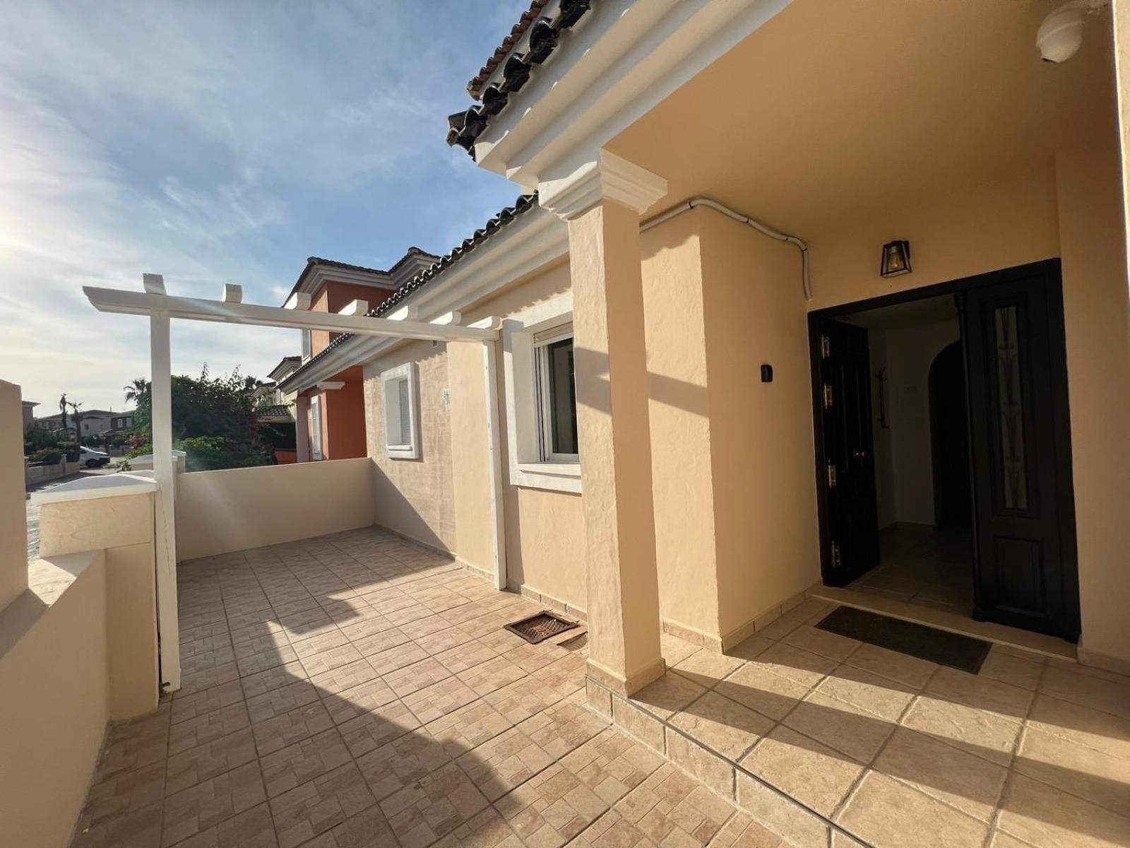 Villa Hermosa with a private pool