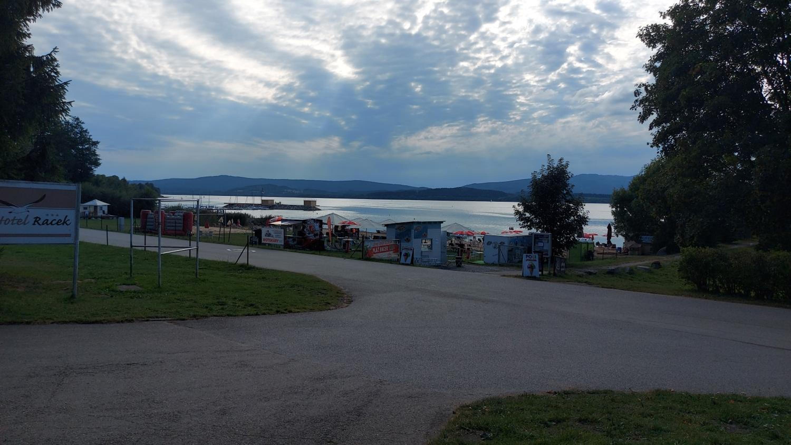 Lipno Apartments BERGMAX, Ski Areál Lipno 16min dojezd - Resort Malé Lipno s terasou a zahrádkou, parking free