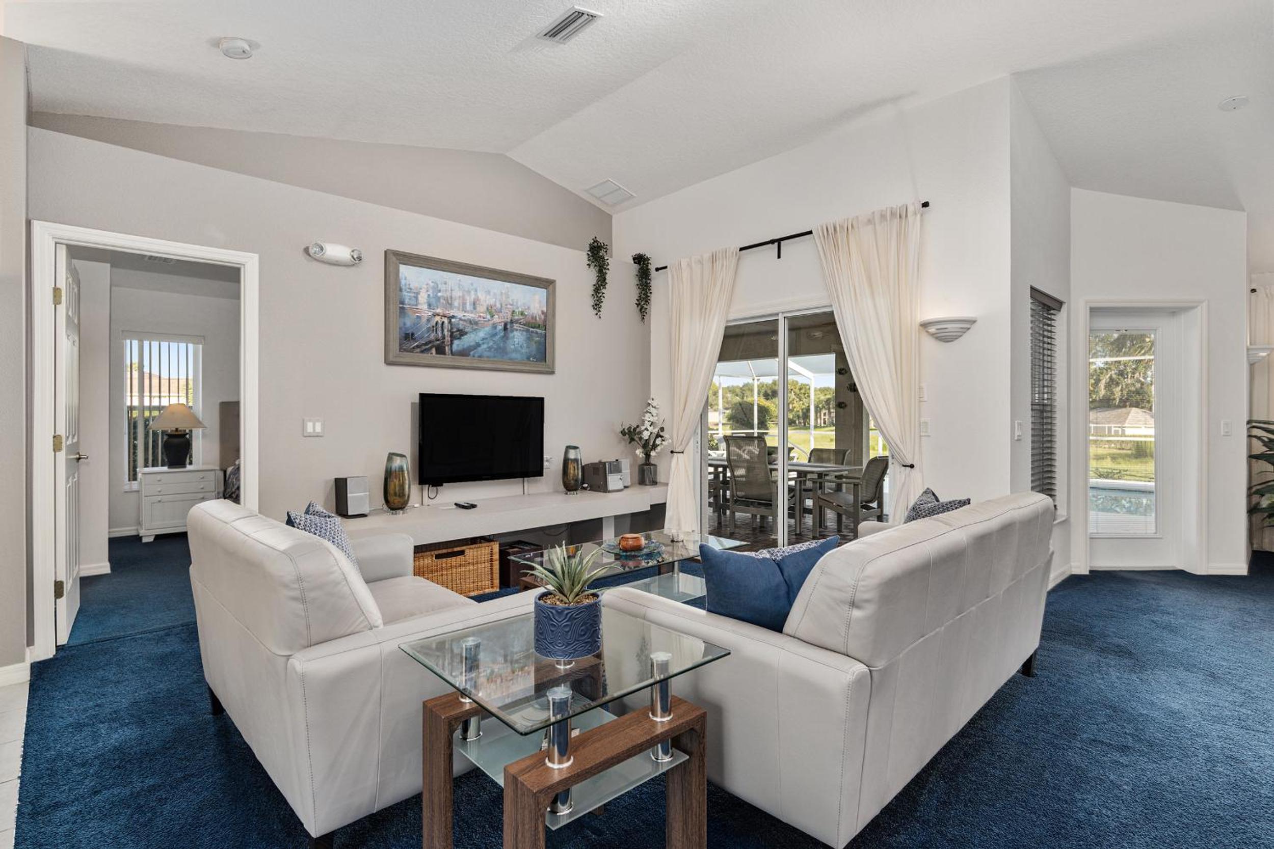 Triple En-Suite Pool Retreat - All Master Bedrooms view 3