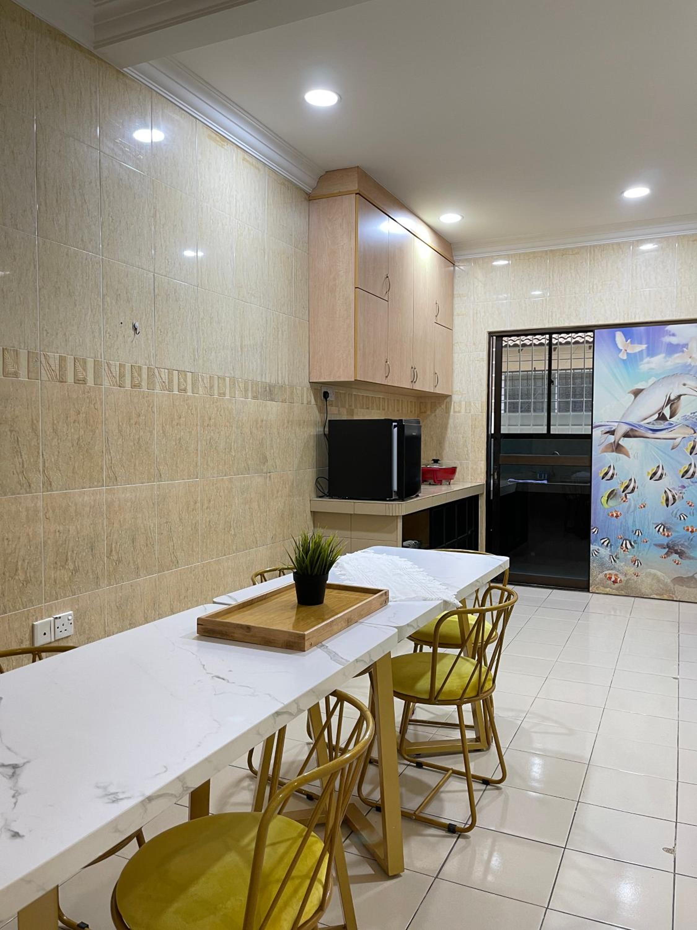 Unique 4 Bedrooms House, Few mins to Town by Mr Homestay photo 4