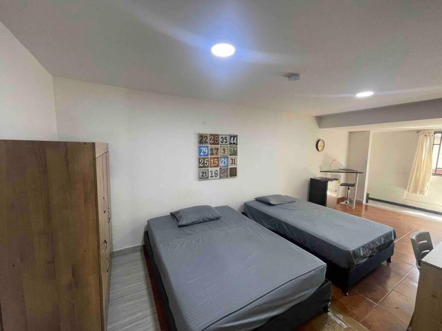 Apartamento de 2 camas al lado de Unidad Deportiva de Belén y a 10 minutos de Plaza Mayor (#5)