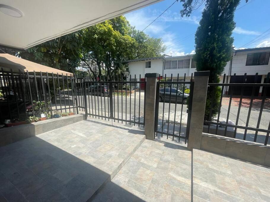Apartamento de 2 camas al lado de Unidad Deportiva de Belén y a 10 minutos de Plaza Mayor (#5)