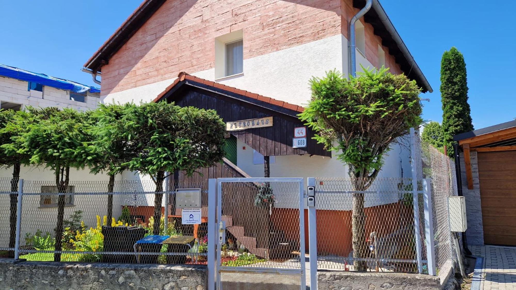 Retrohaus view 2