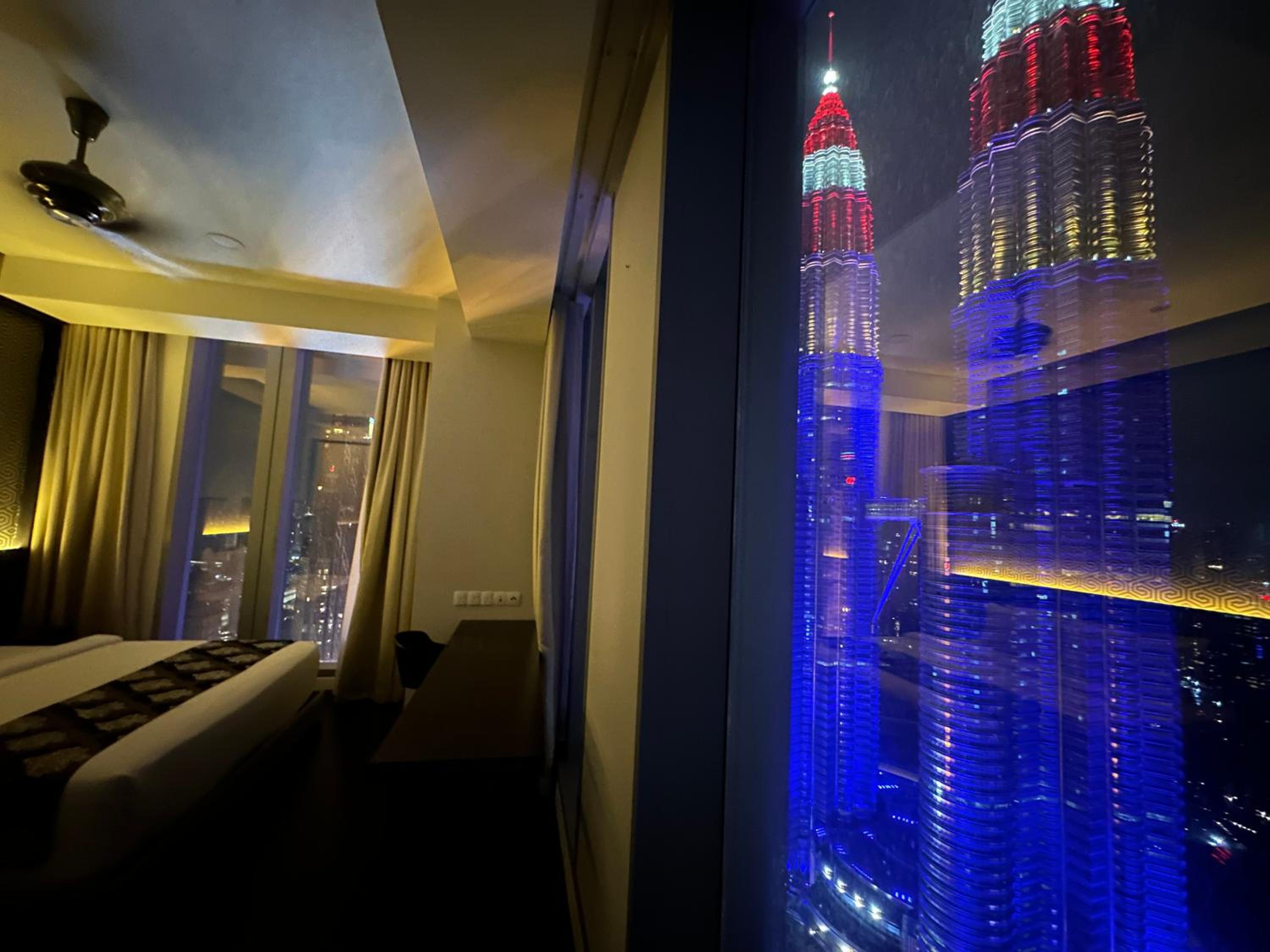 Tropicana The Residence Klcc By Sky World