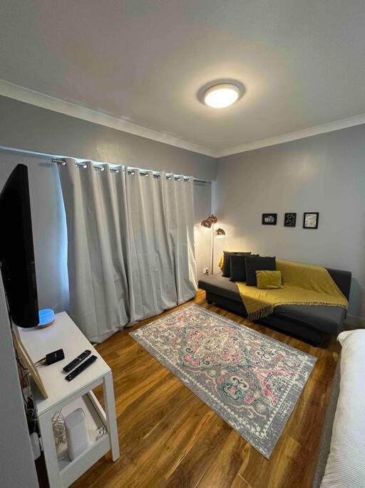 CENTRAL Ground Floor Studio