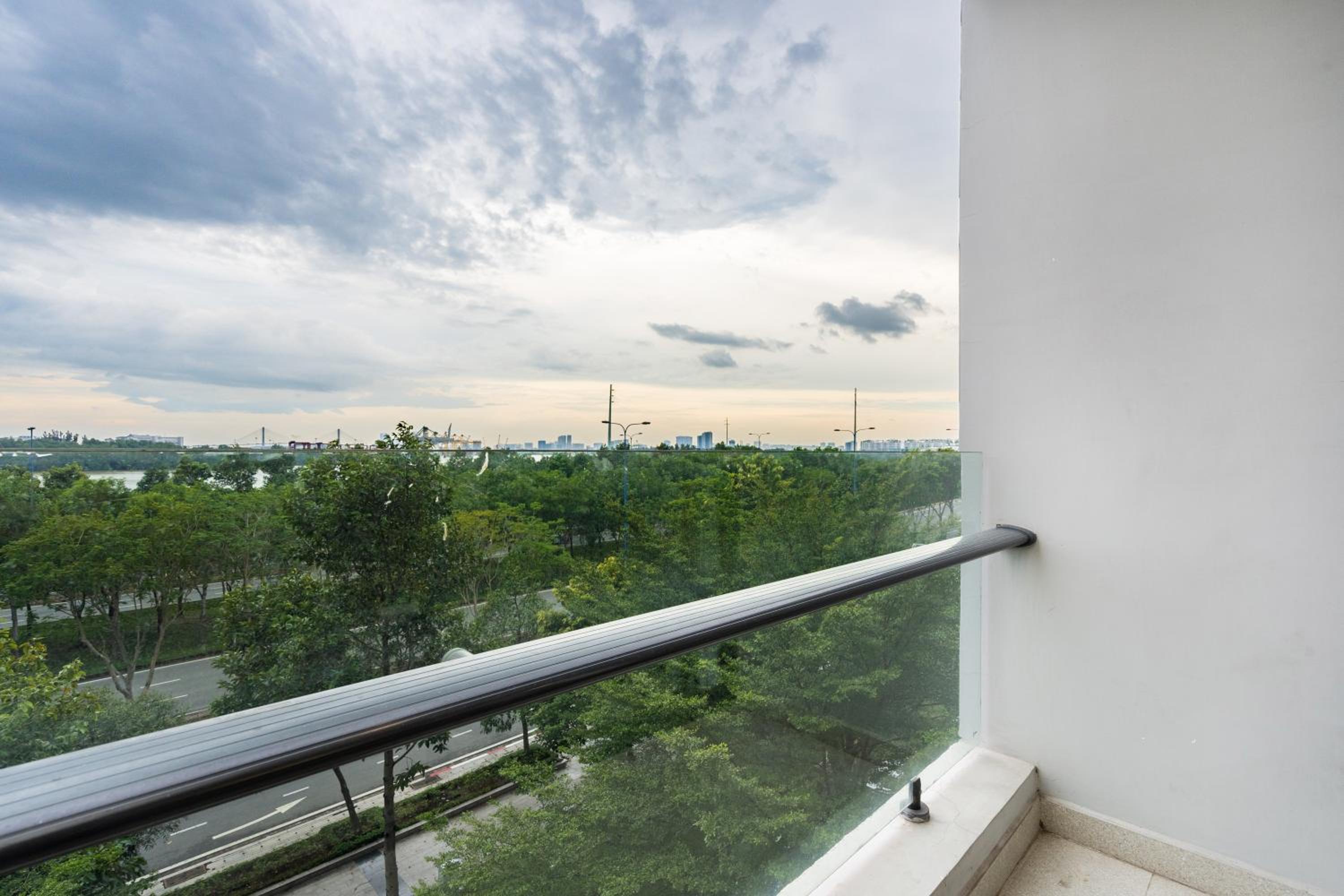 RIVER Views 5 min to CityCenter #NewCity Apt