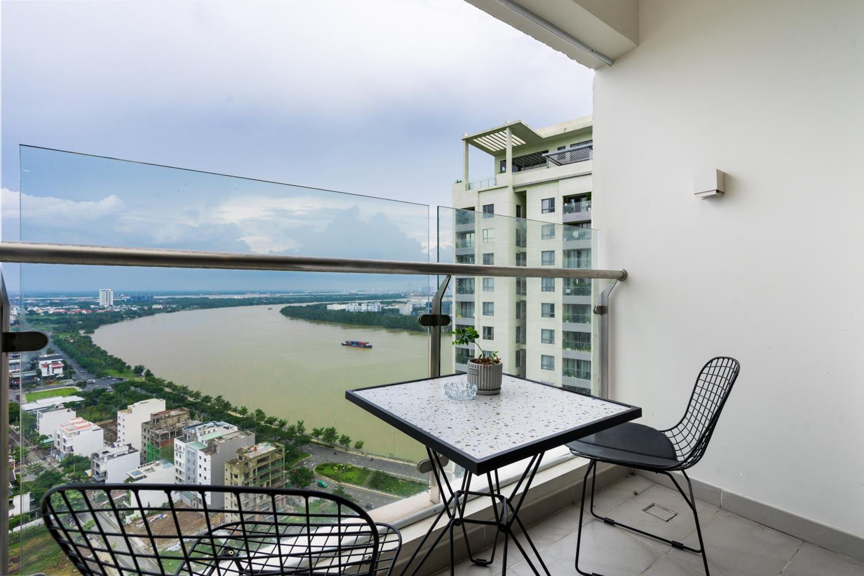 Diamond Island Highfloor RiverView 8min to D1