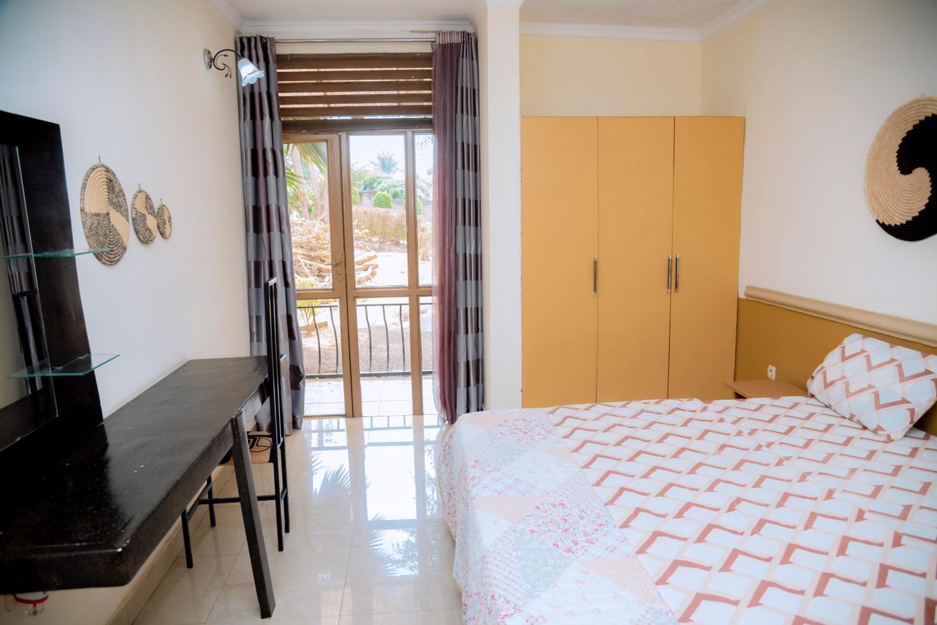 Photo 16