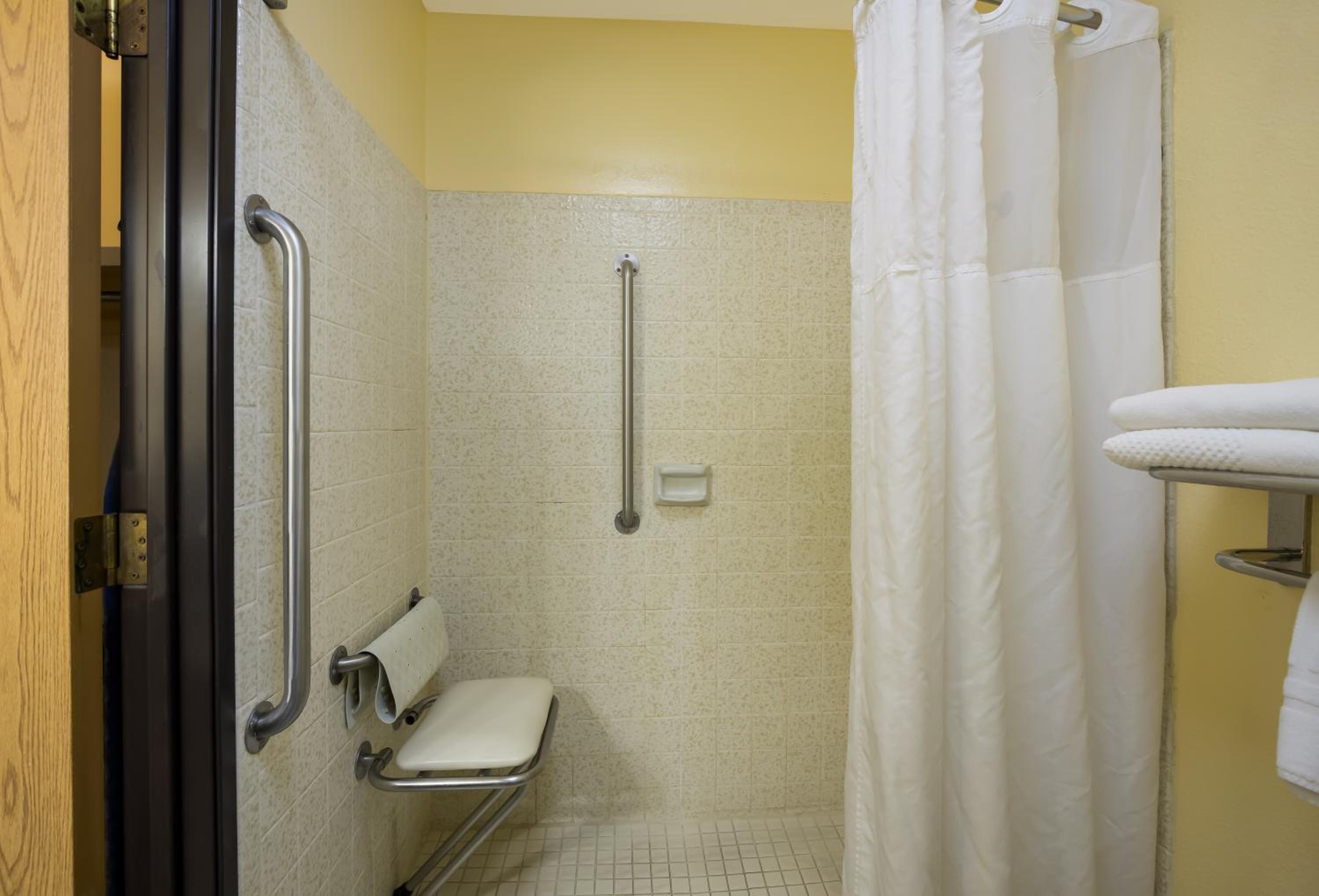Medford Vacations - Quality Inn  Suites Medford Airport - Property Image 5