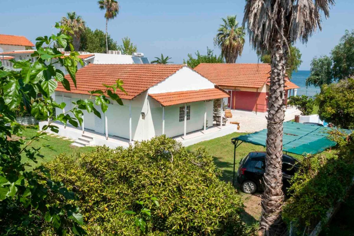 LeMaMi Seafront Bungalows photo 2