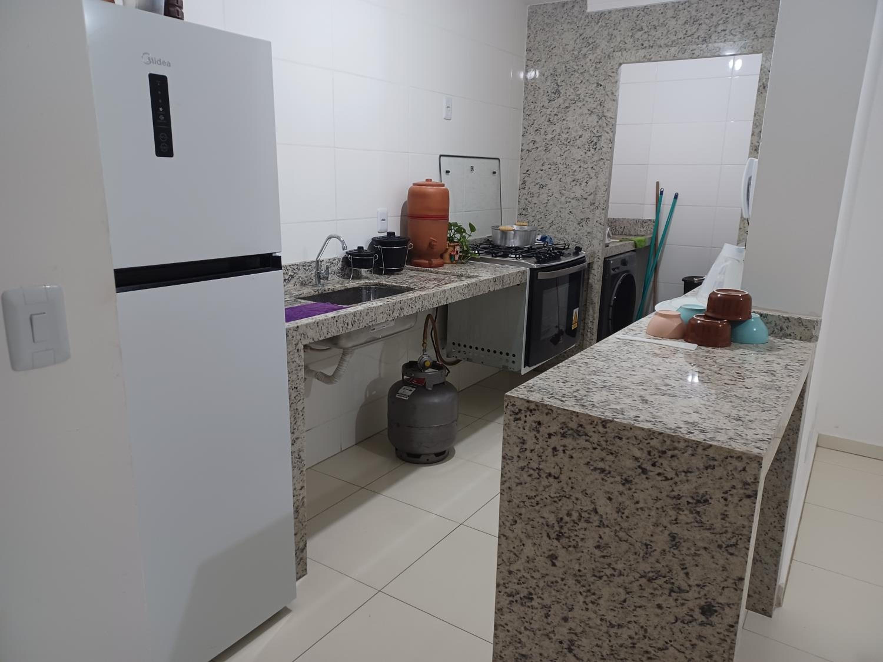 Aluga-se quarto em apartamento