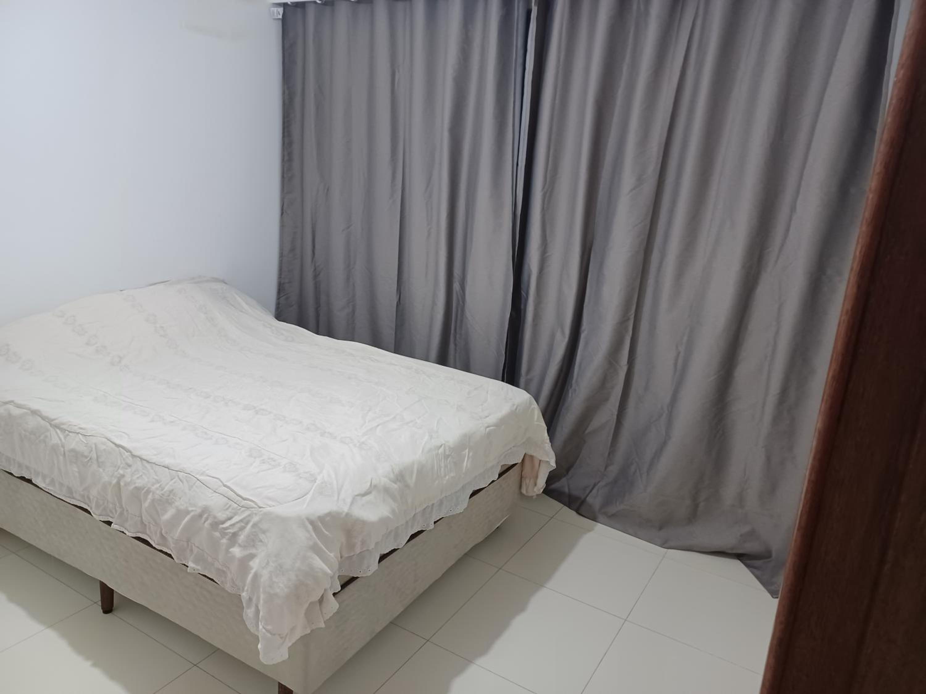 Aluga-se quarto em apartamento