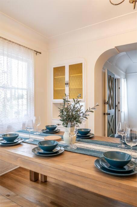 Charming Historic Spanish Villa! view 4