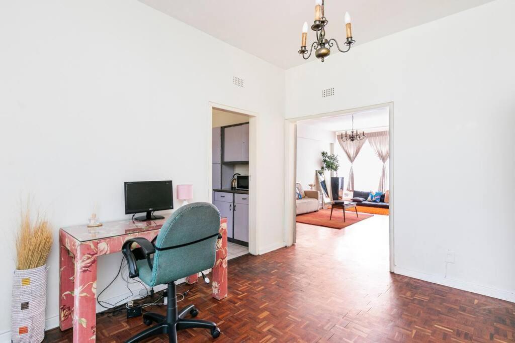 Cozy Vintage Apartment in Illovo