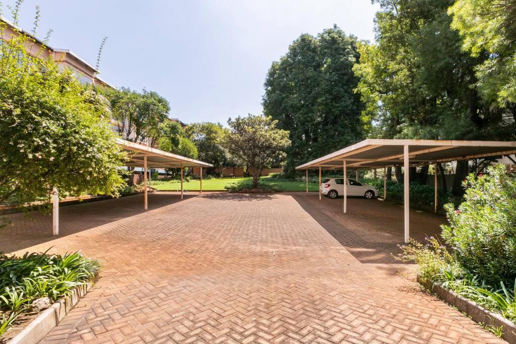 Cozy Vintage Apartment in Illovo