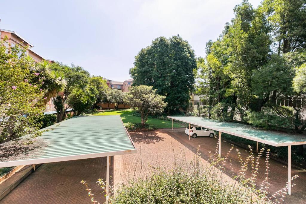 Cozy Vintage Apartment in Illovo