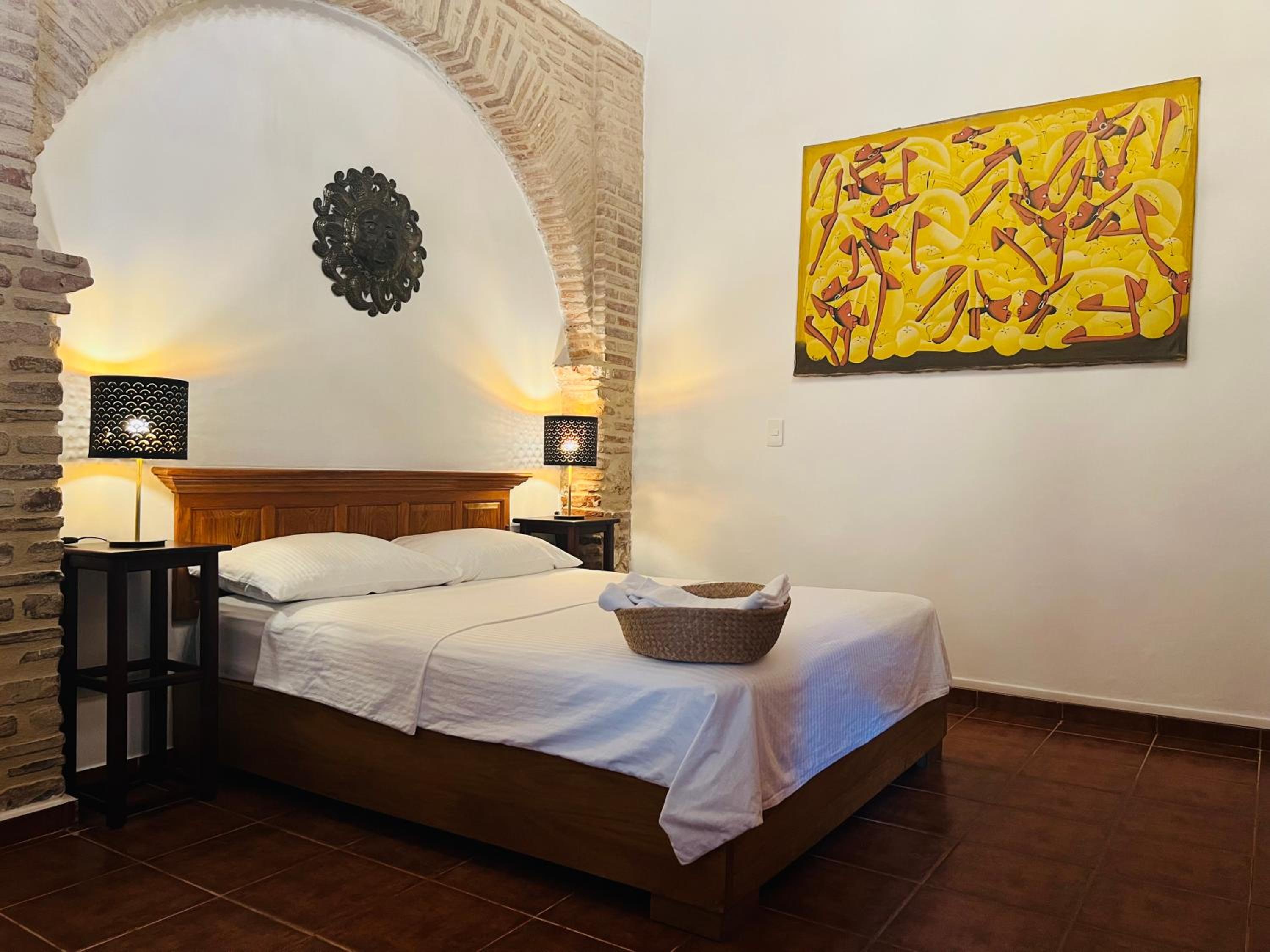 Paseo Colonial - El Monasterio view 4