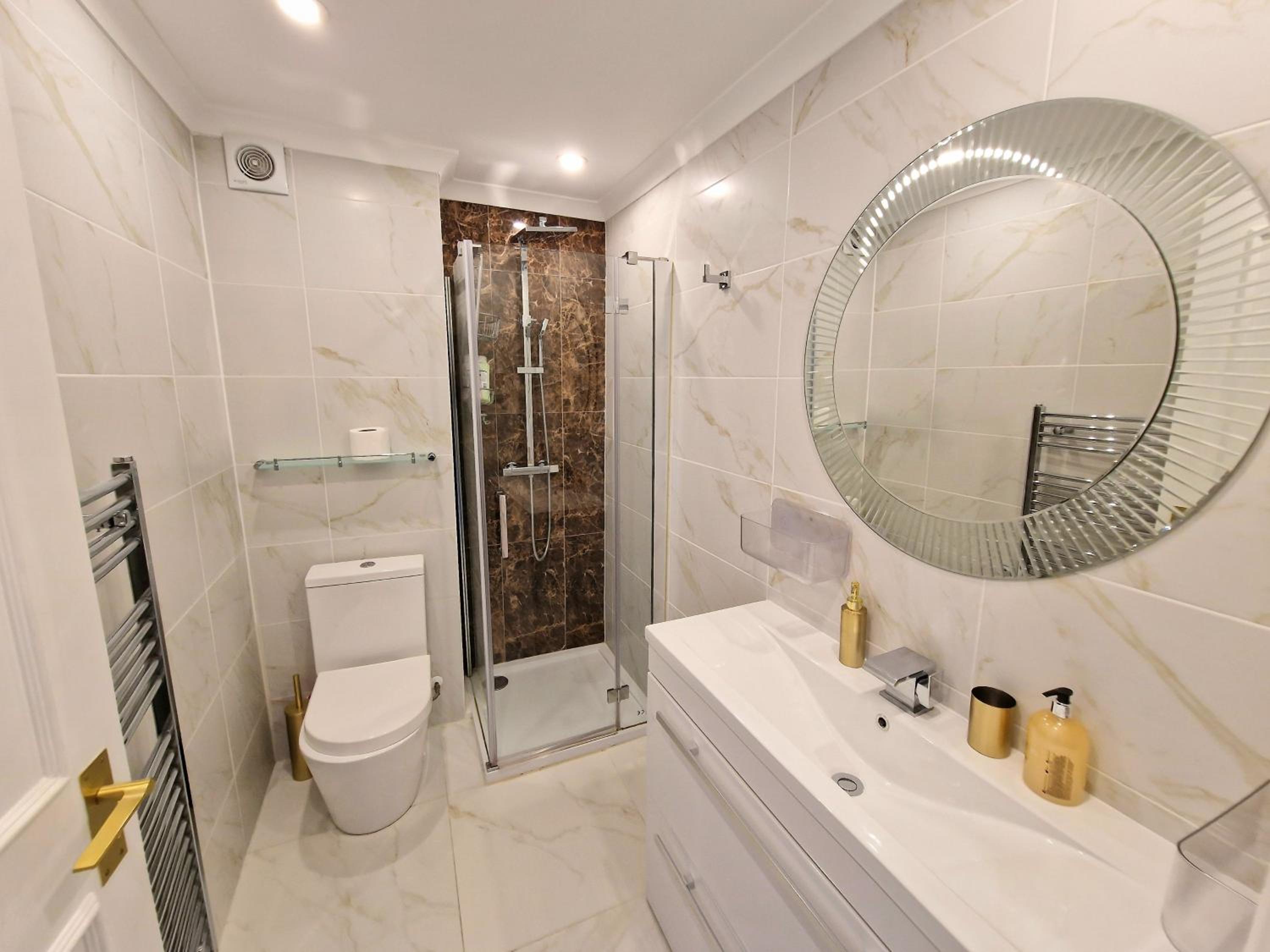Stylish & Cosy Hyde Park Home by Tube Metro Stations with Elevator - Lift