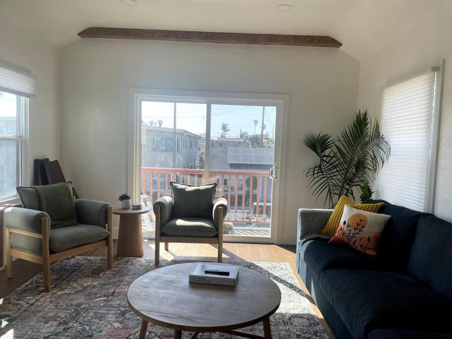 Huge Updated Spanish Apt - Steps to Beach & Bay! view 5