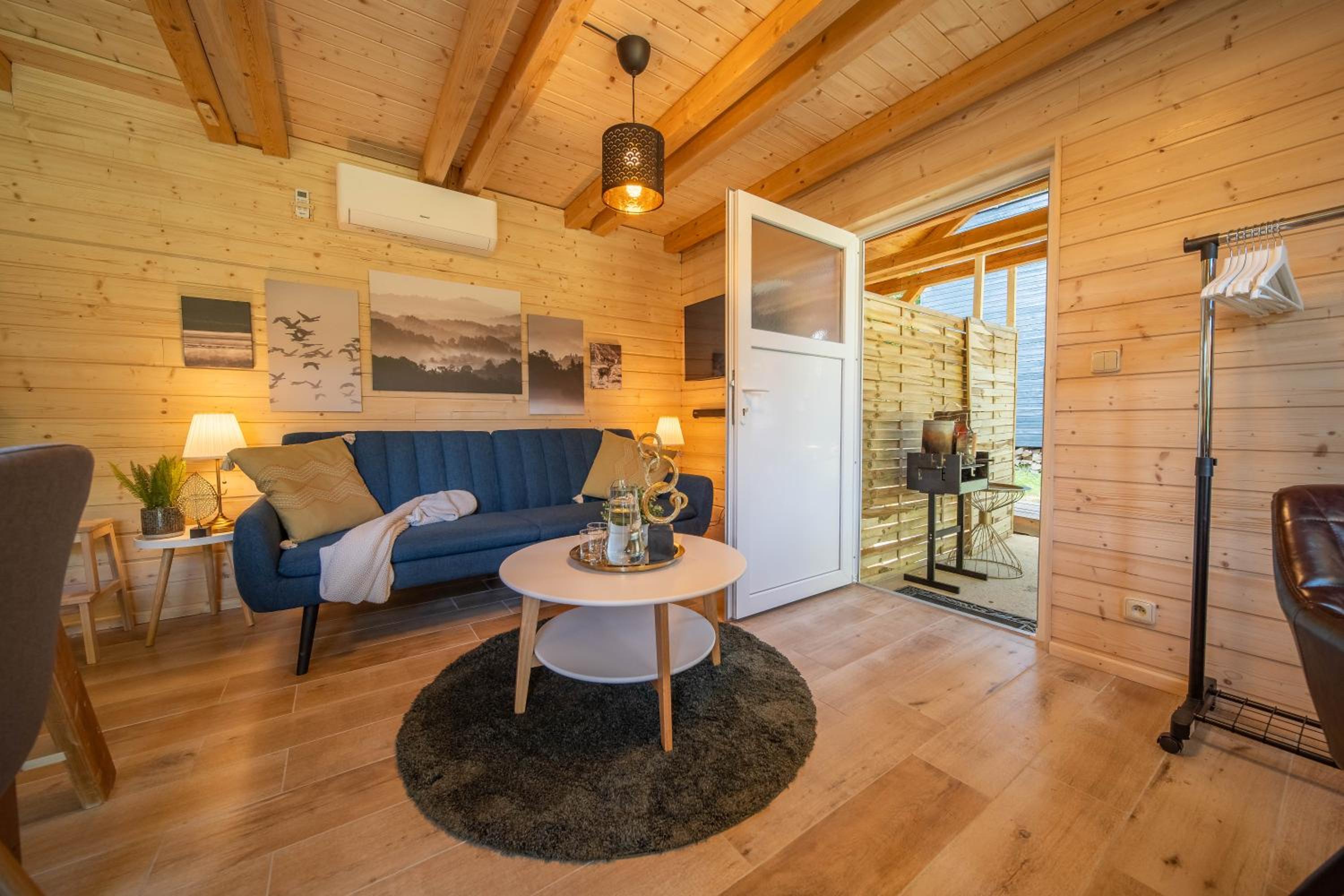 Magic new cozy tiny house at private lake