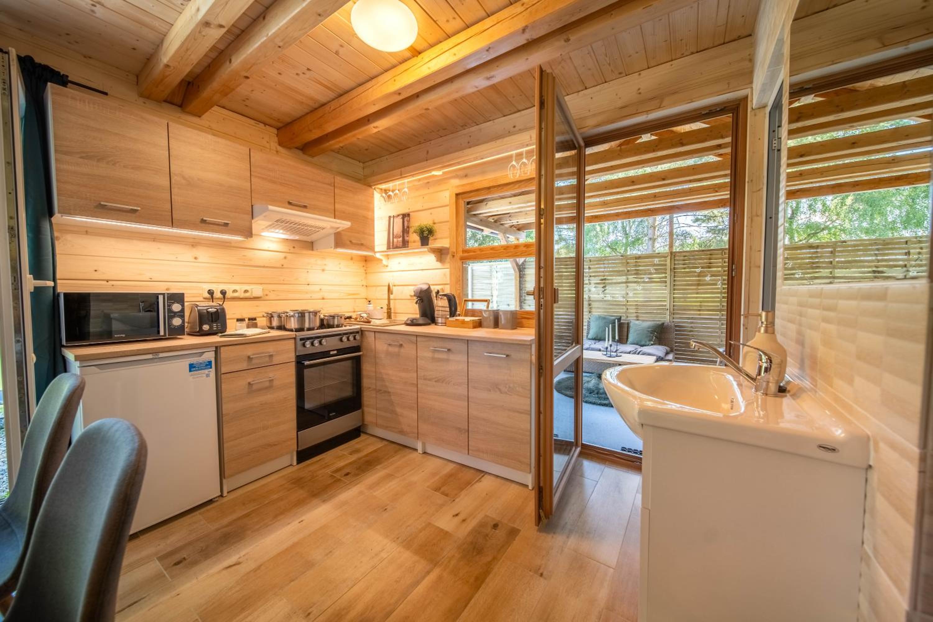 Magic new cozy tiny house at private lake