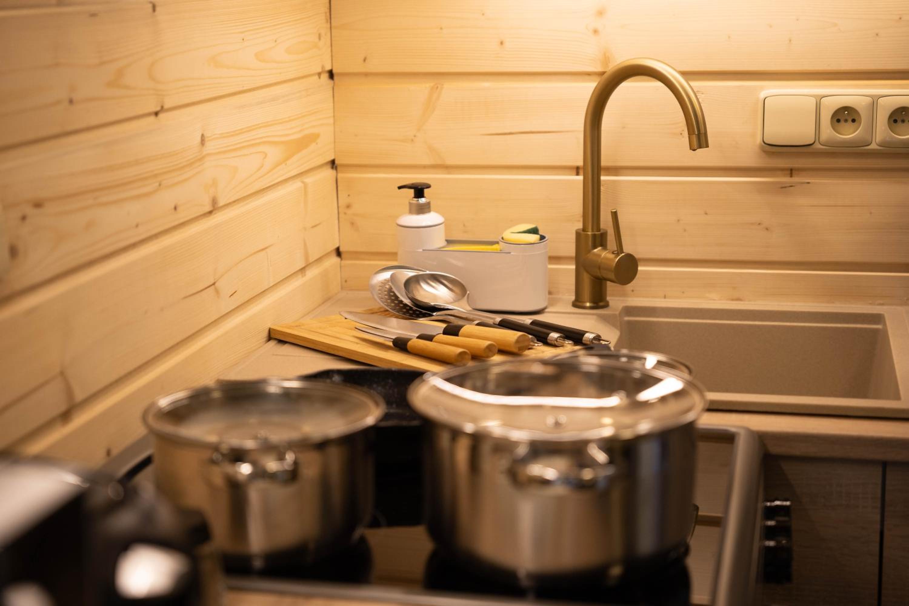 Magic new cozy tiny house at private lake