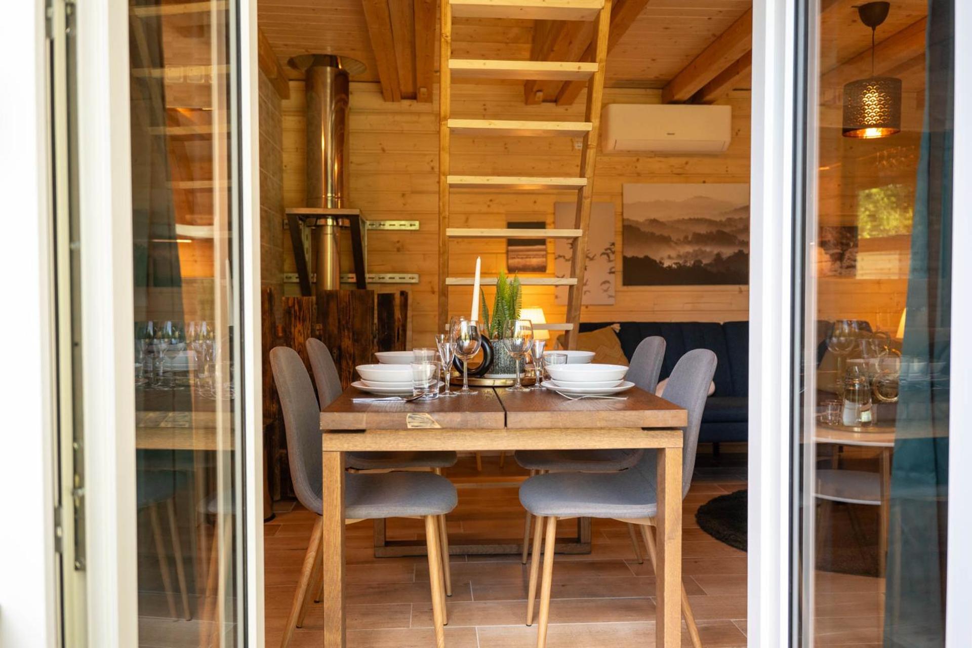 Magic new cozy tiny house at private lake
