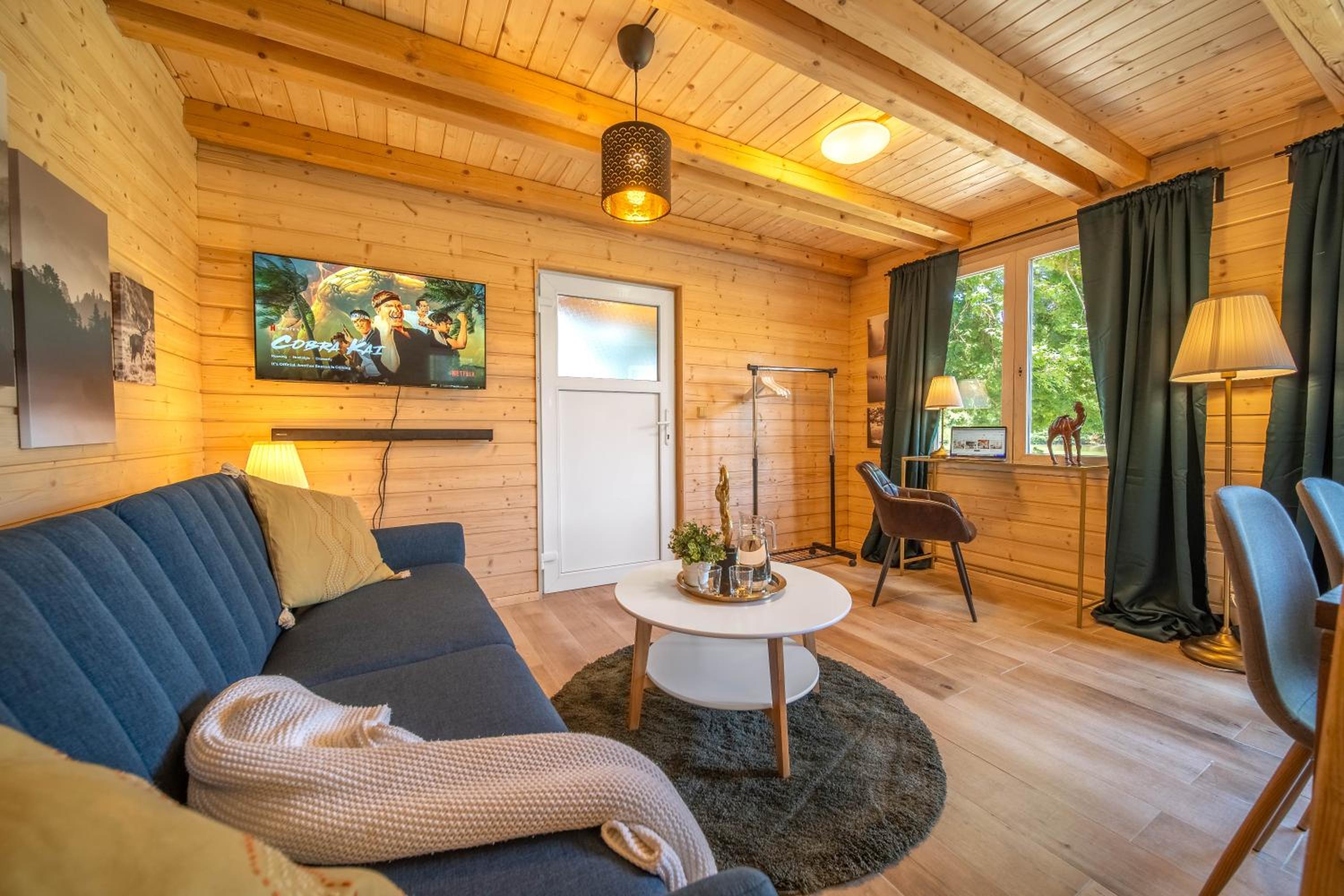 Magic new cozy tiny house at private lake