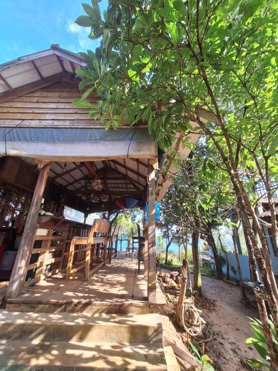 Dragonfly Guesthouse M'Pai Bay