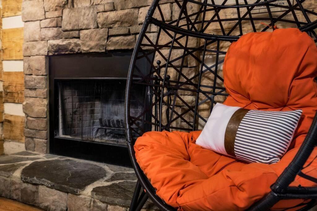 Our Deer Hideout - Couples retreat, hot tub, foosball, arcade view 3