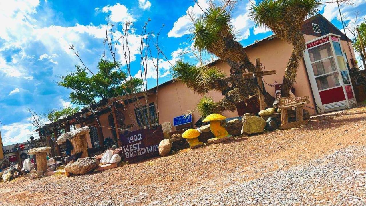 Van Horn Vacations - a taste of West Texas The old rock shop - Property Image 4