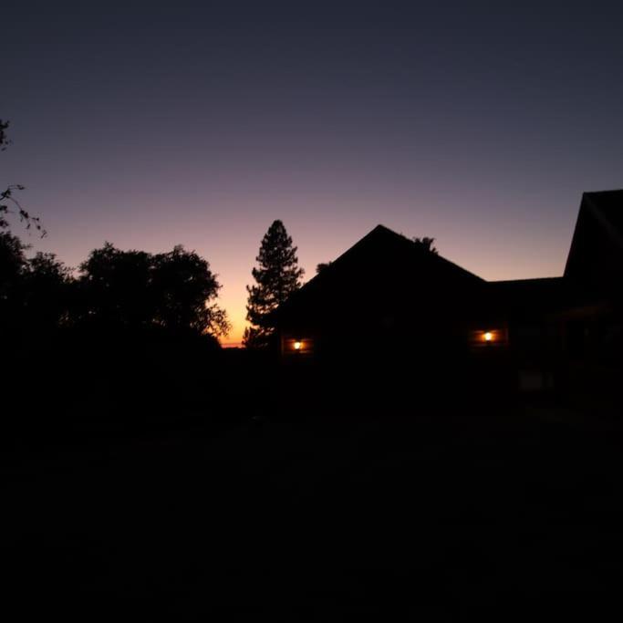Yosemite Villa - log cabin with spectacular views & stargazing