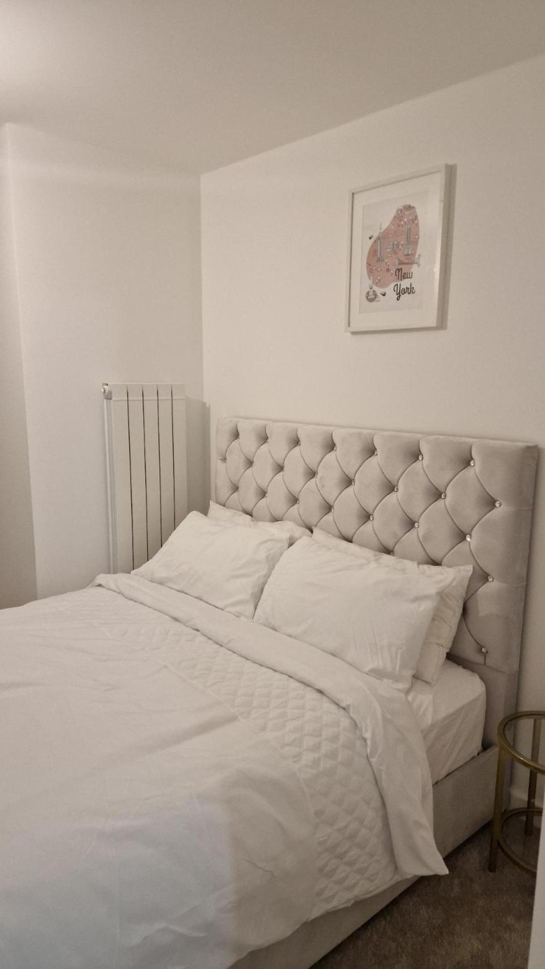 Newly Furnished 3 Bedroom Apartment view 2