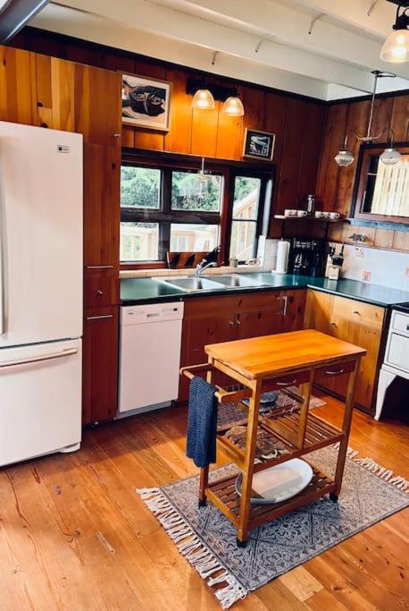 The Salish Sunset Cabin