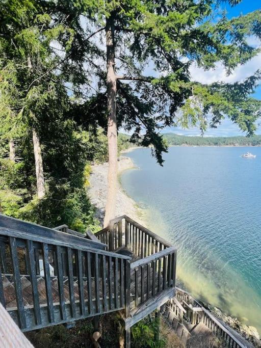 The Salish Sunset Cabin