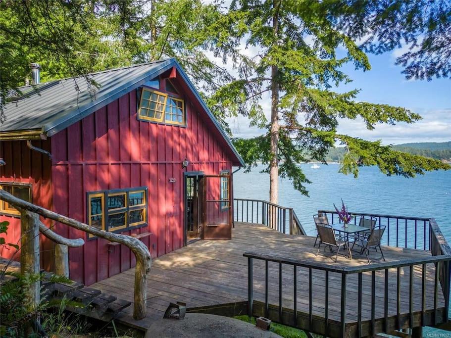 The Salish Sunset Cabin