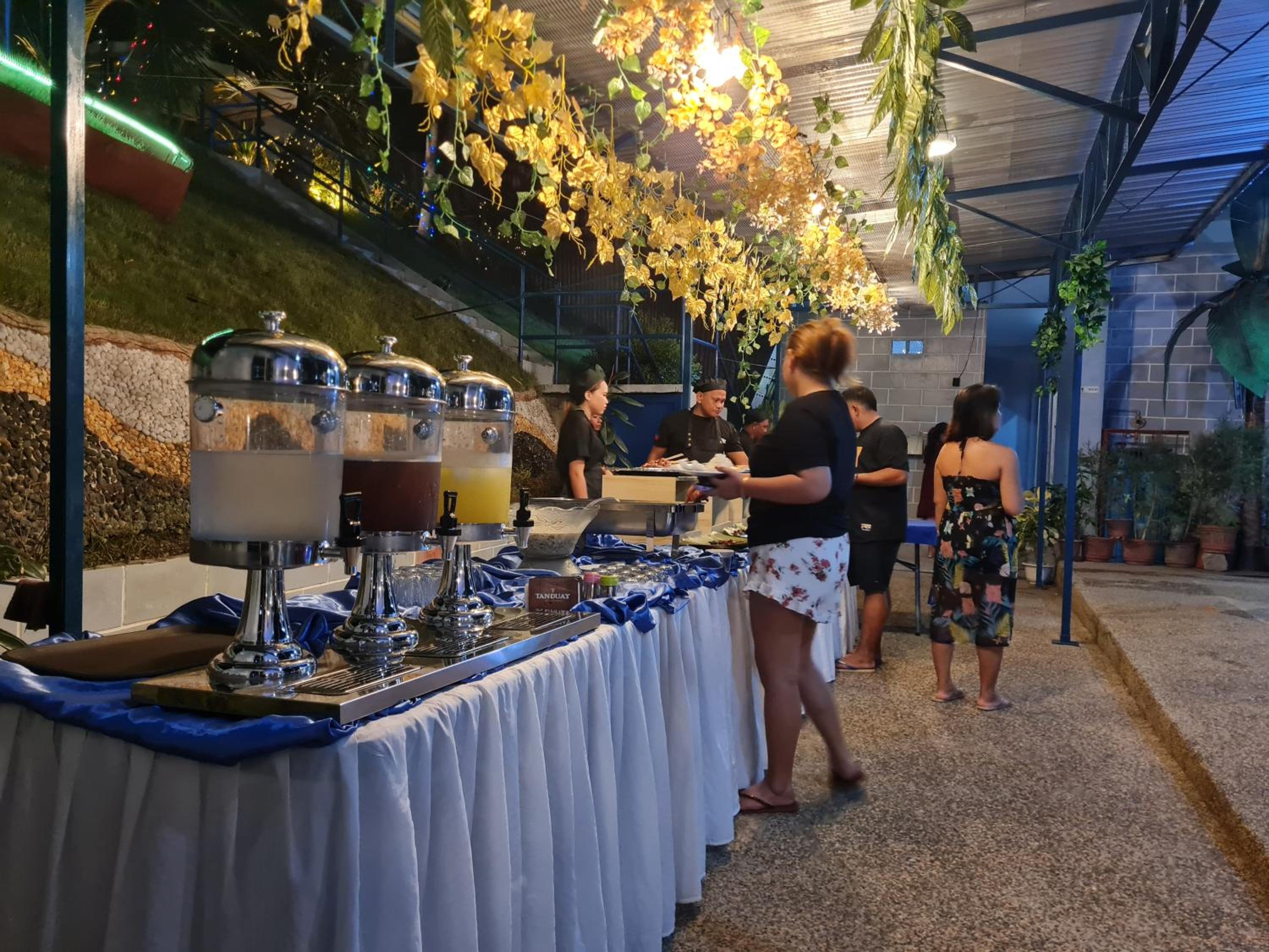 Hideaways Restobar and Resort