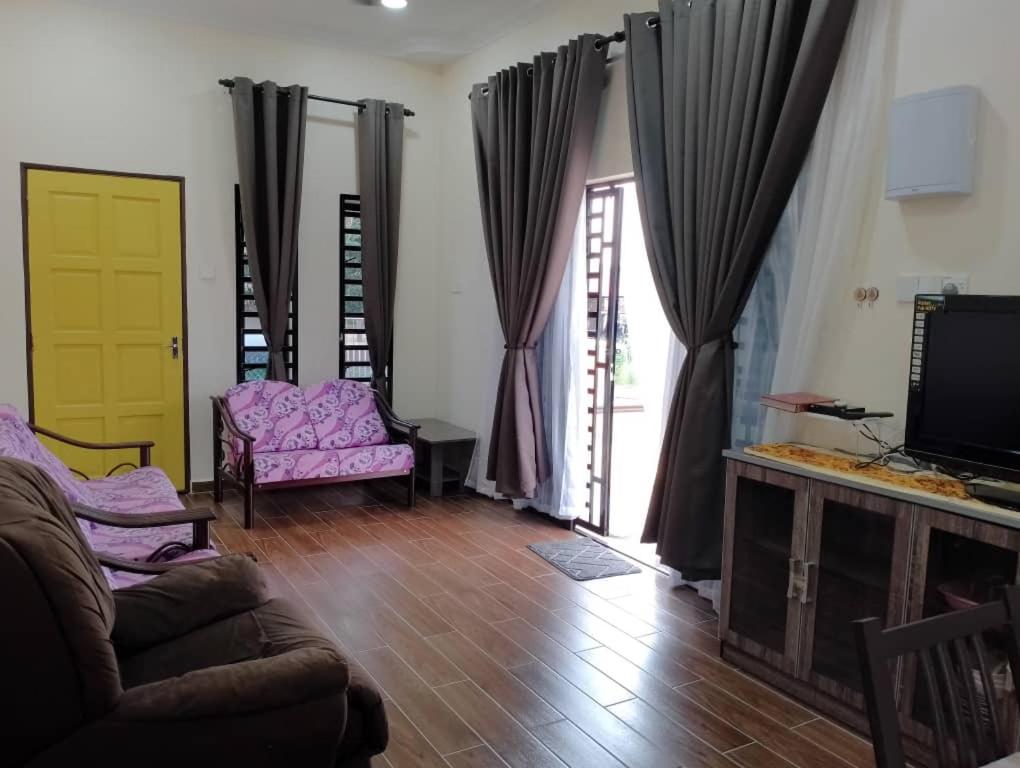 Zaera Homestay