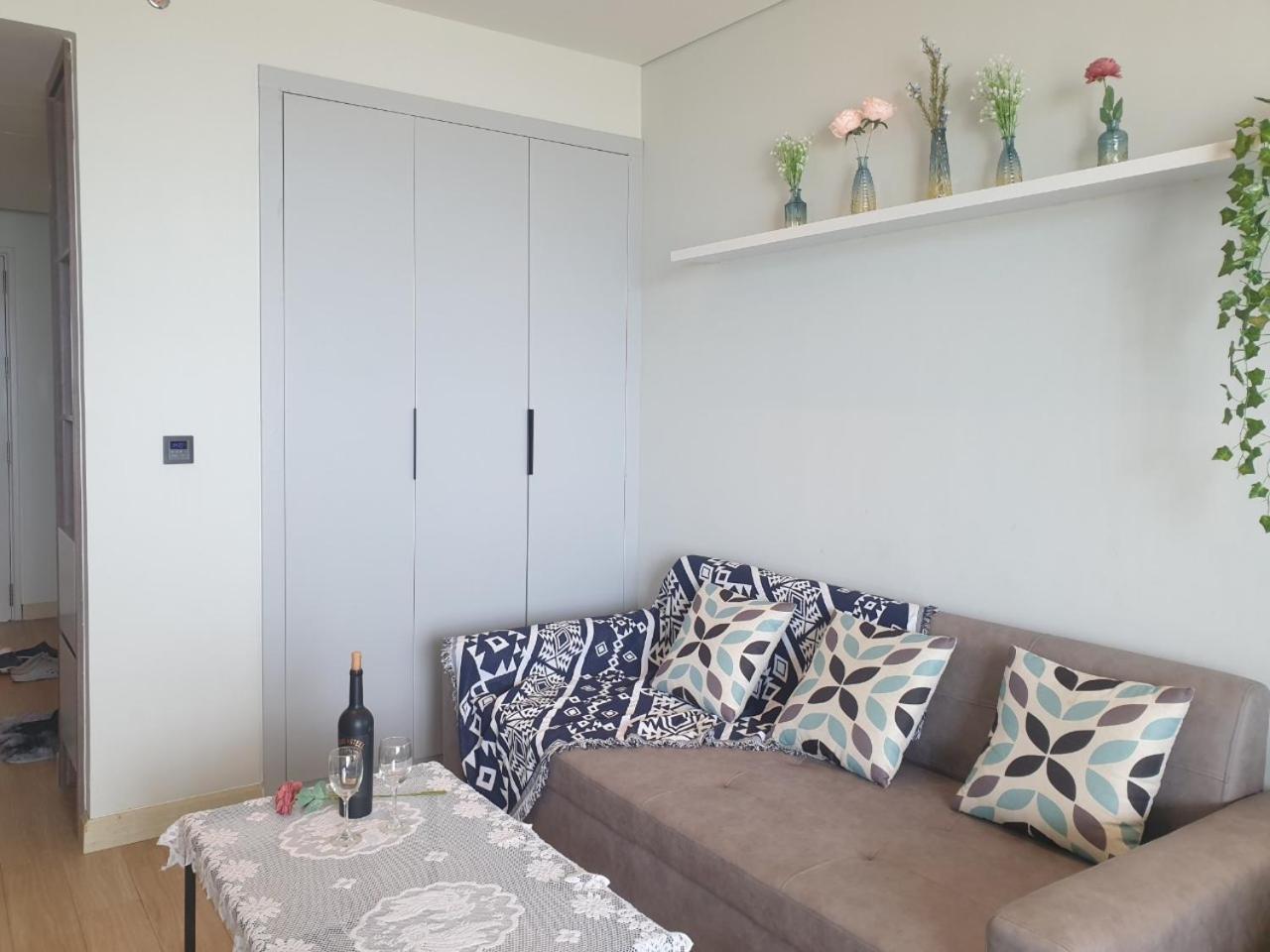 Citadines House - seaview & balcony - studio apartment view 4