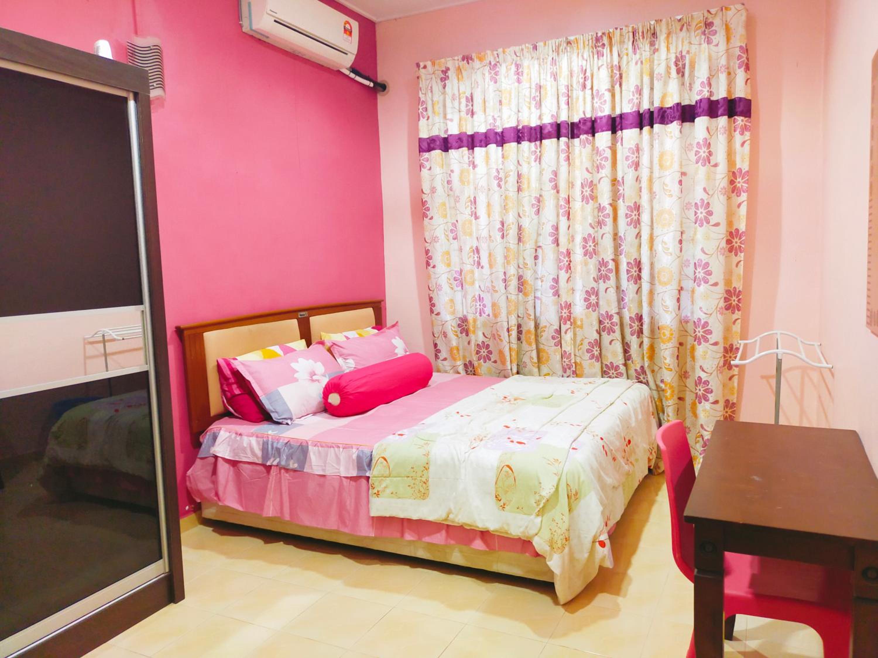 D'LAILA HOMESTAY photo 8
